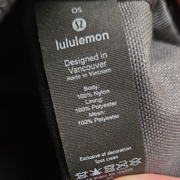 Lululemon toiletry bag - Picture 6 of 12
